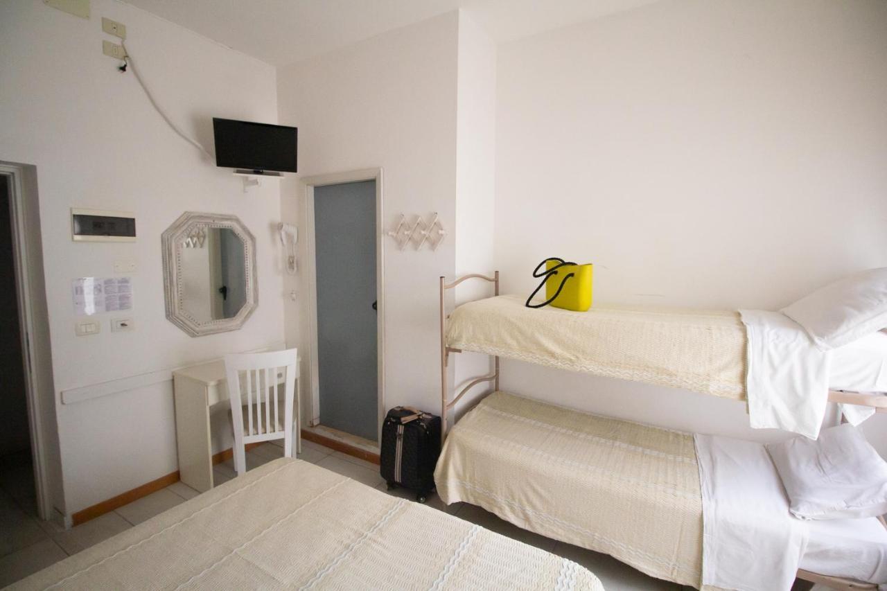 Hotel Morri بيلاريا-إيجيا مارينا المظهر الخارجي الصورة