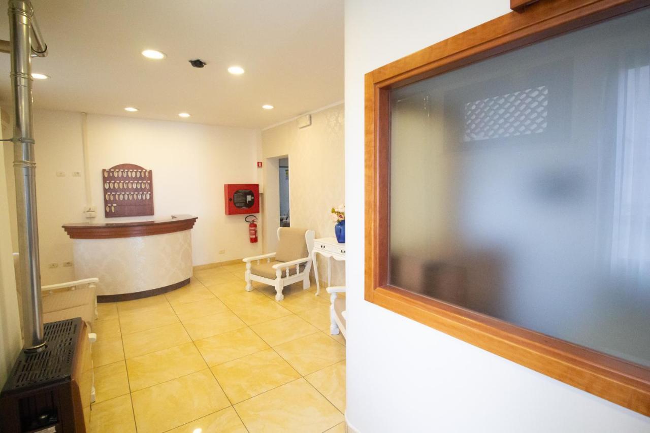 Hotel Morri بيلاريا-إيجيا مارينا المظهر الخارجي الصورة