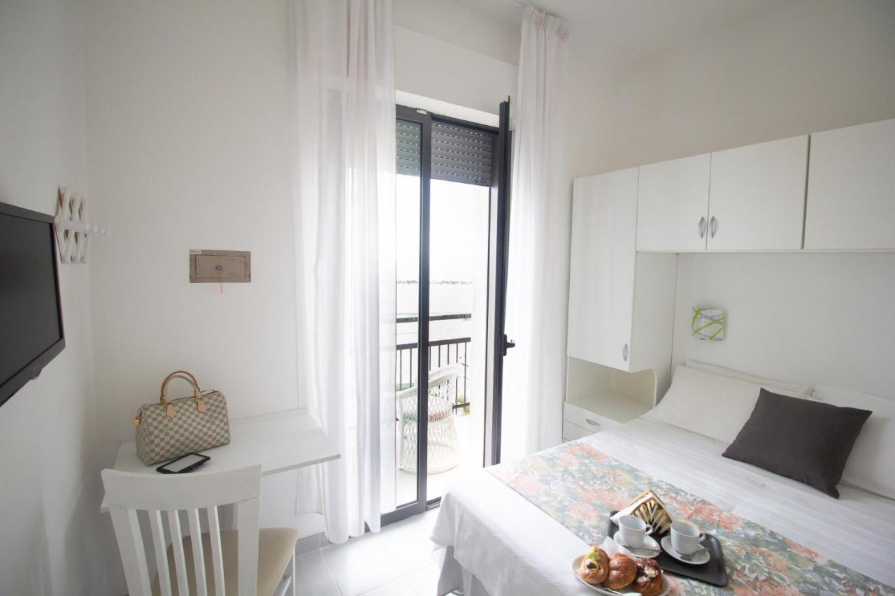 Hotel Morri بيلاريا-إيجيا مارينا المظهر الخارجي الصورة