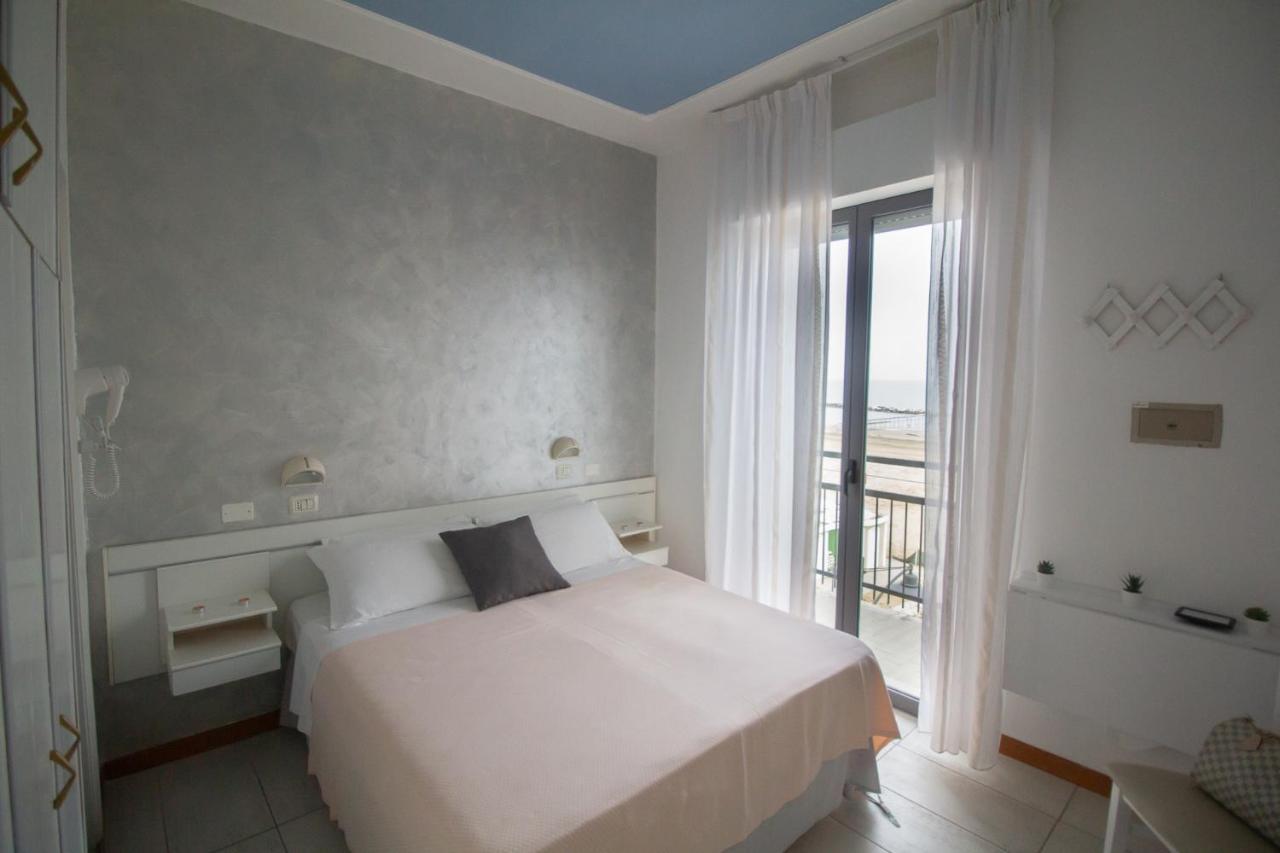 Hotel Morri بيلاريا-إيجيا مارينا المظهر الخارجي الصورة