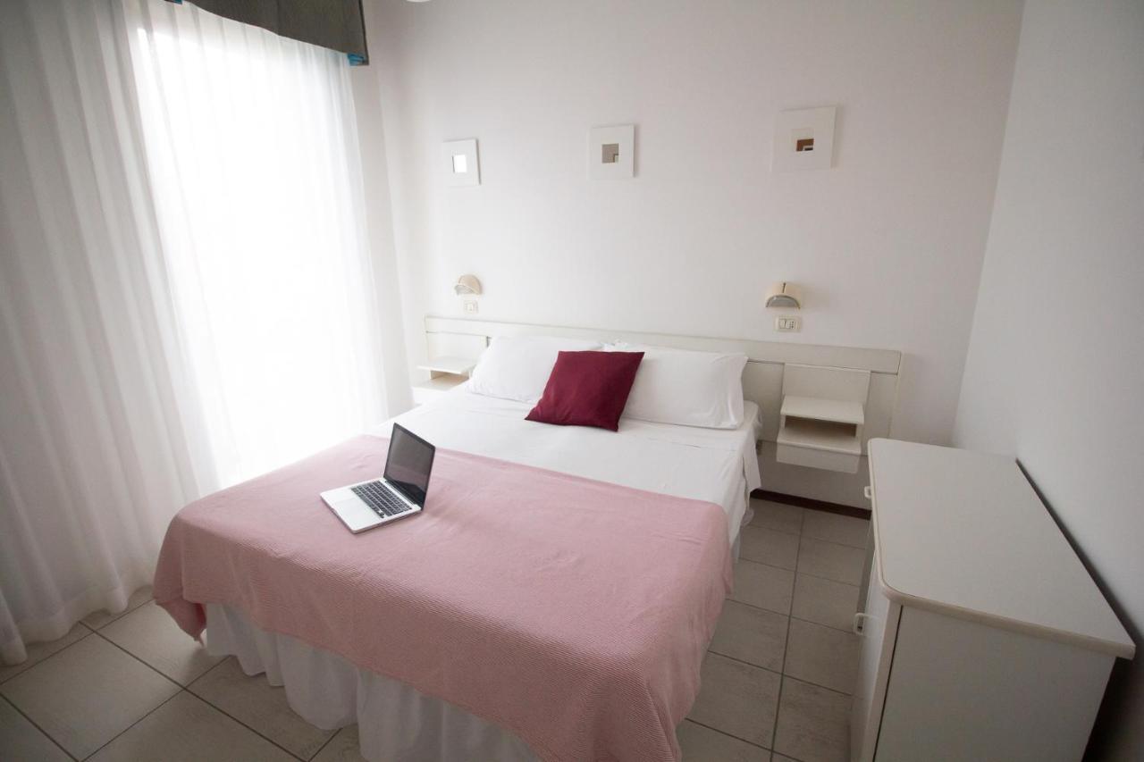 Hotel Morri بيلاريا-إيجيا مارينا المظهر الخارجي الصورة