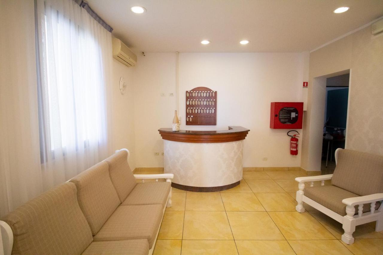 Hotel Morri بيلاريا-إيجيا مارينا المظهر الخارجي الصورة