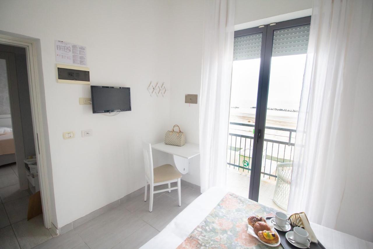 Hotel Morri بيلاريا-إيجيا مارينا المظهر الخارجي الصورة