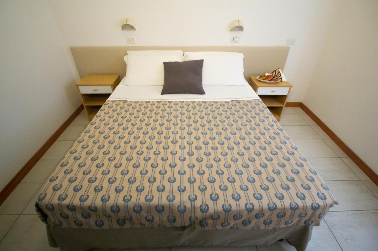 Hotel Morri بيلاريا-إيجيا مارينا المظهر الخارجي الصورة